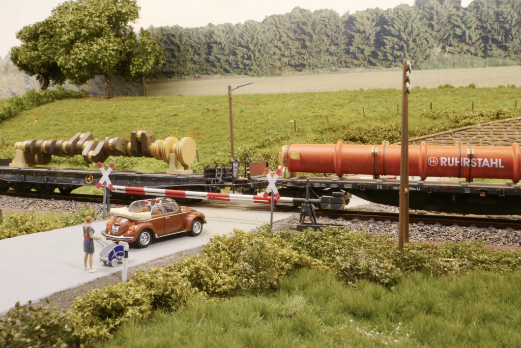 51 BÜ im Ruhrtal, mit Käfer _kl.jpg